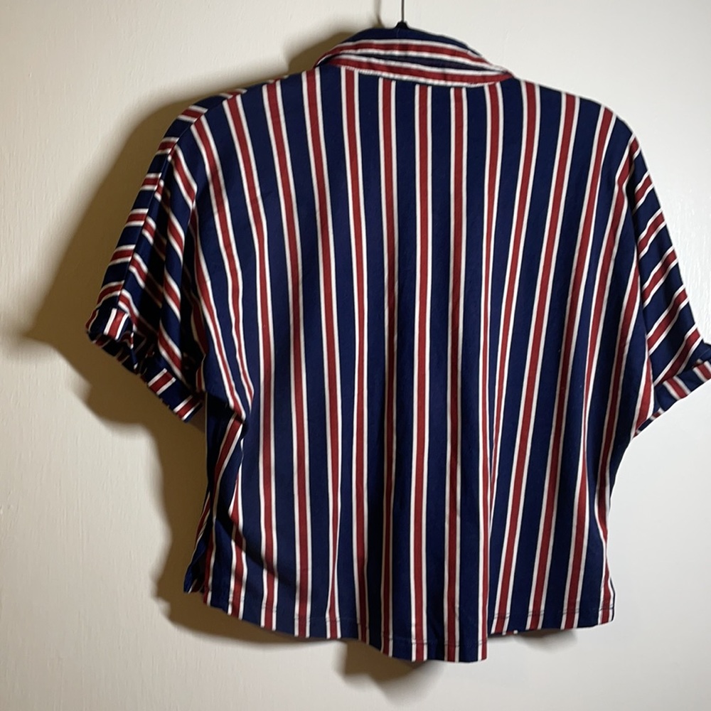 Button down crop top - Picture 2 of 3